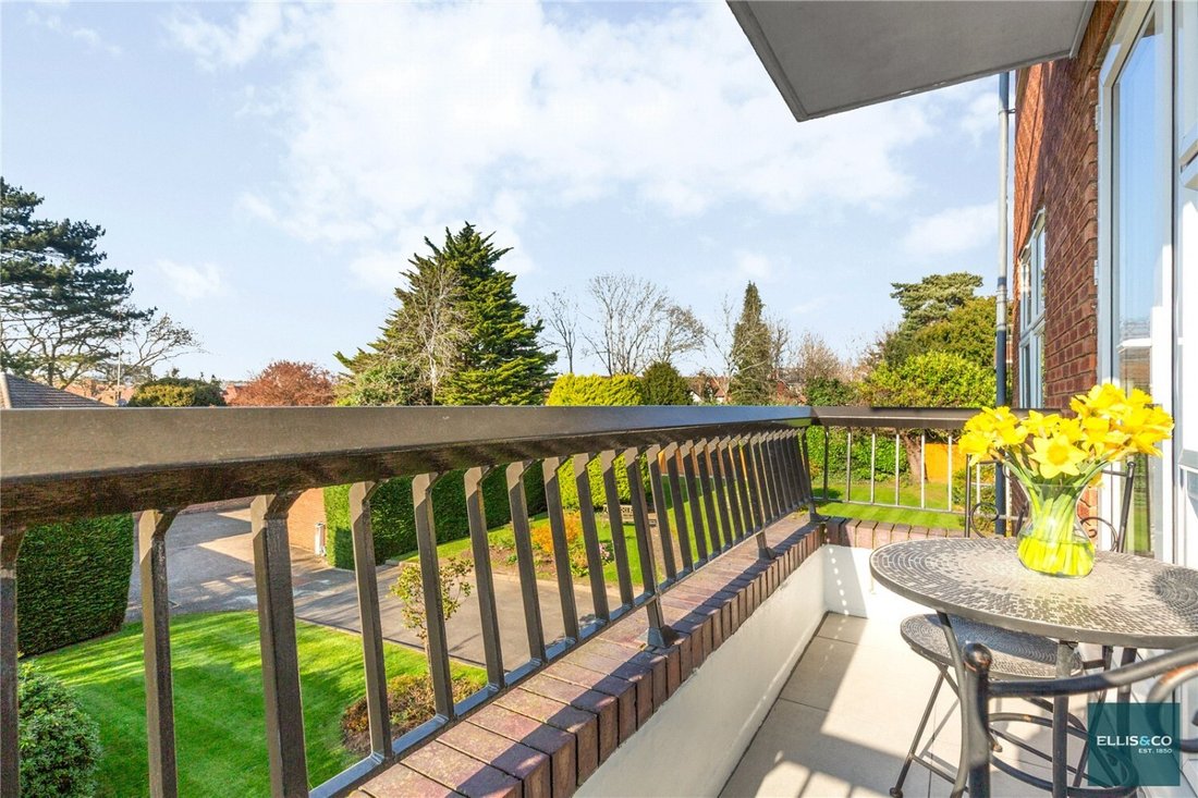 Apartment in Finchley, Barnet, England 4 - 17860898