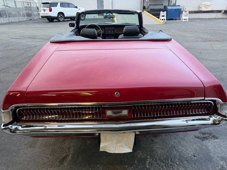 Cabriolet in Glendale, United States 4 - 17869304