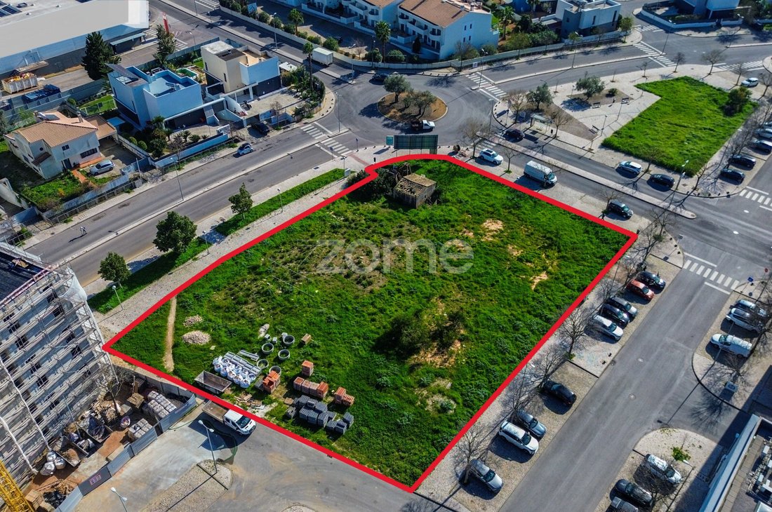 Land in Loule (Sao Clemente), Algarve, Portugal 1 - 17868111