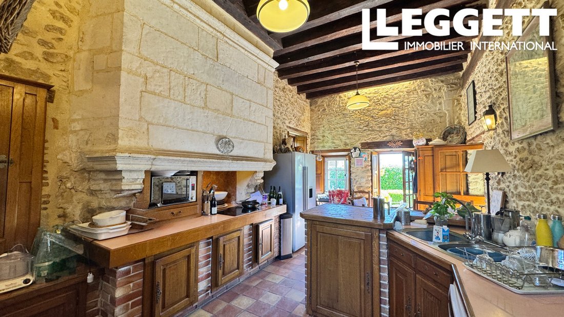 House in Pressigny, Nouvelle-Aquitaine, France 3 - 17867116