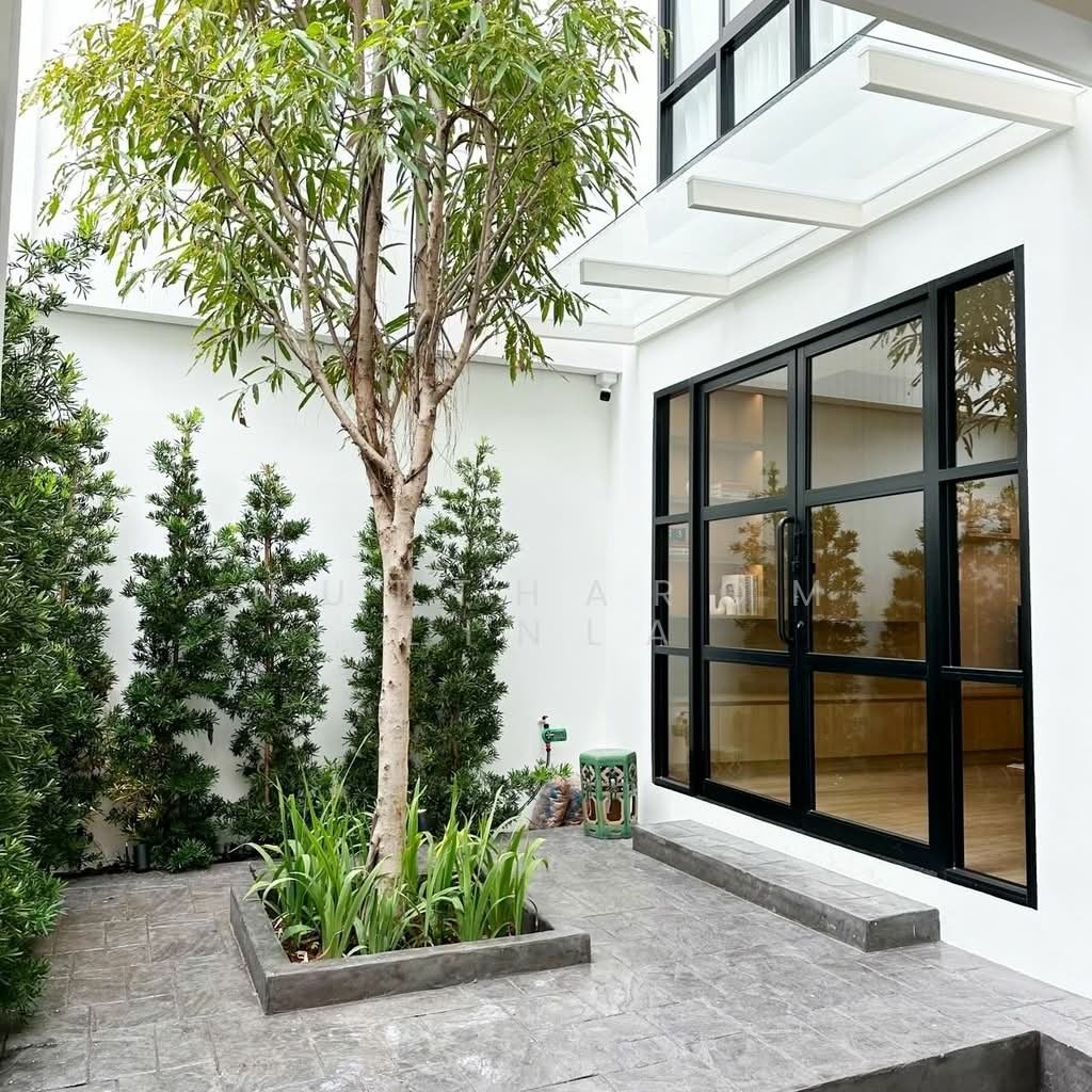 Townhouse in Phra Khanong Nuea, Bangkok, Thailand 3 - 17863642