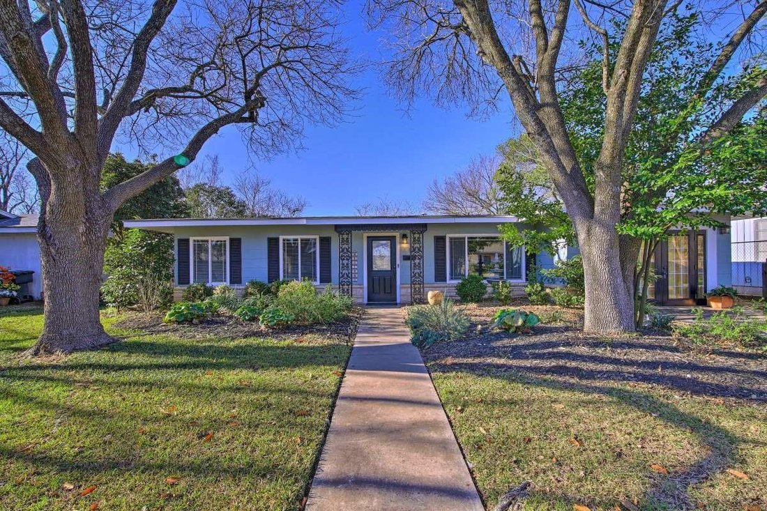 House in Fredericksburg, Texas, United States 1 - 17869647