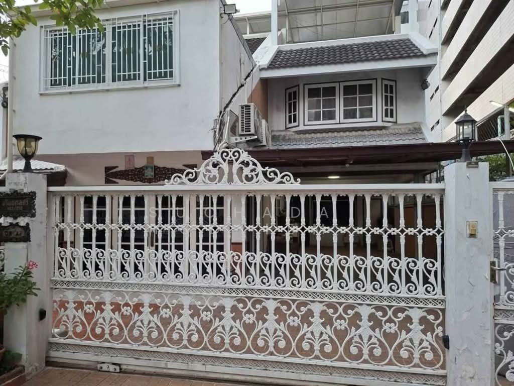 House in Huai Khwang, Krung Thep Maha Nakhon, Thailand 1 - 17867433