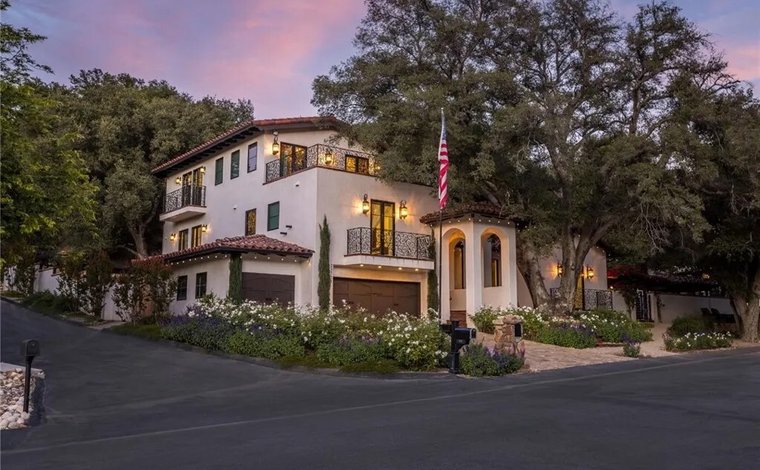 Luxury homes for sale in 91321, California | JamesEdition