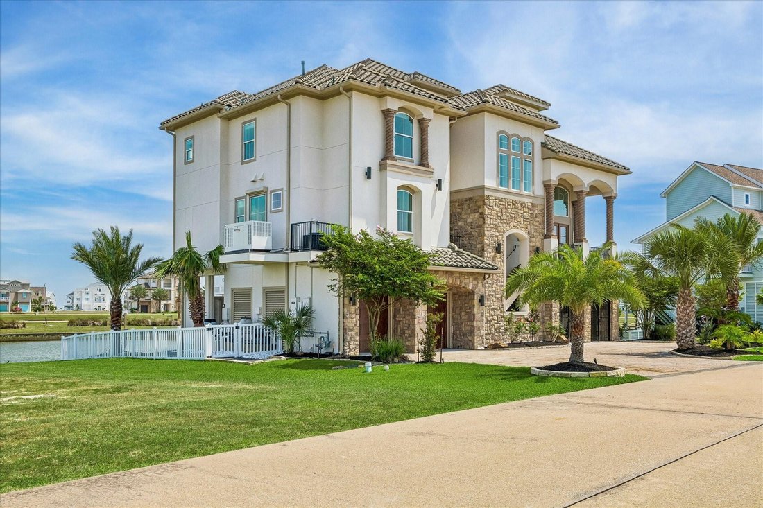 House in Hitchcock, Texas, United States 4 - 17861248