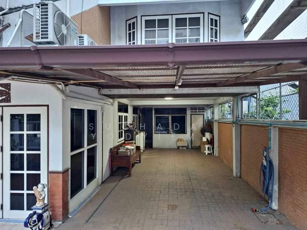 House in Huai Khwang, Krung Thep Maha Nakhon, Thailand 4 - 17867433