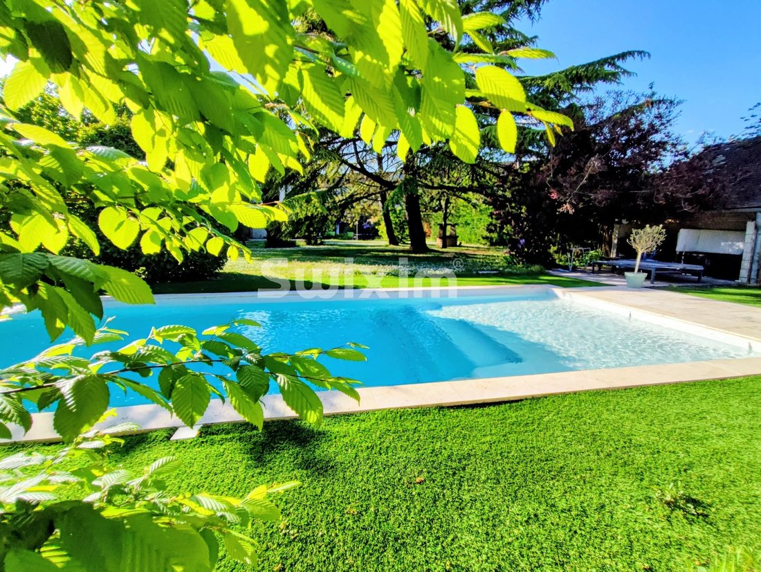 Estate in Centre Ville, Beaune, France 2 - 17862934