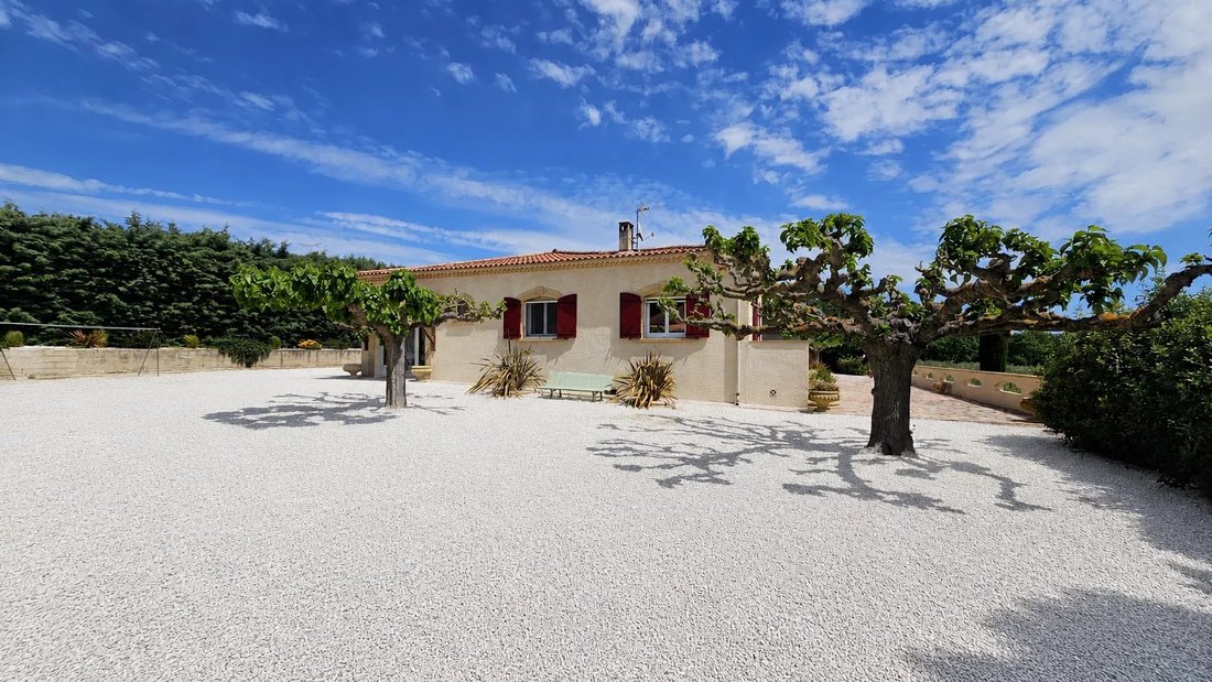 Estate in Lambesc, Provence-Alpes-Côte d'Azur, France 1 - 17845897
