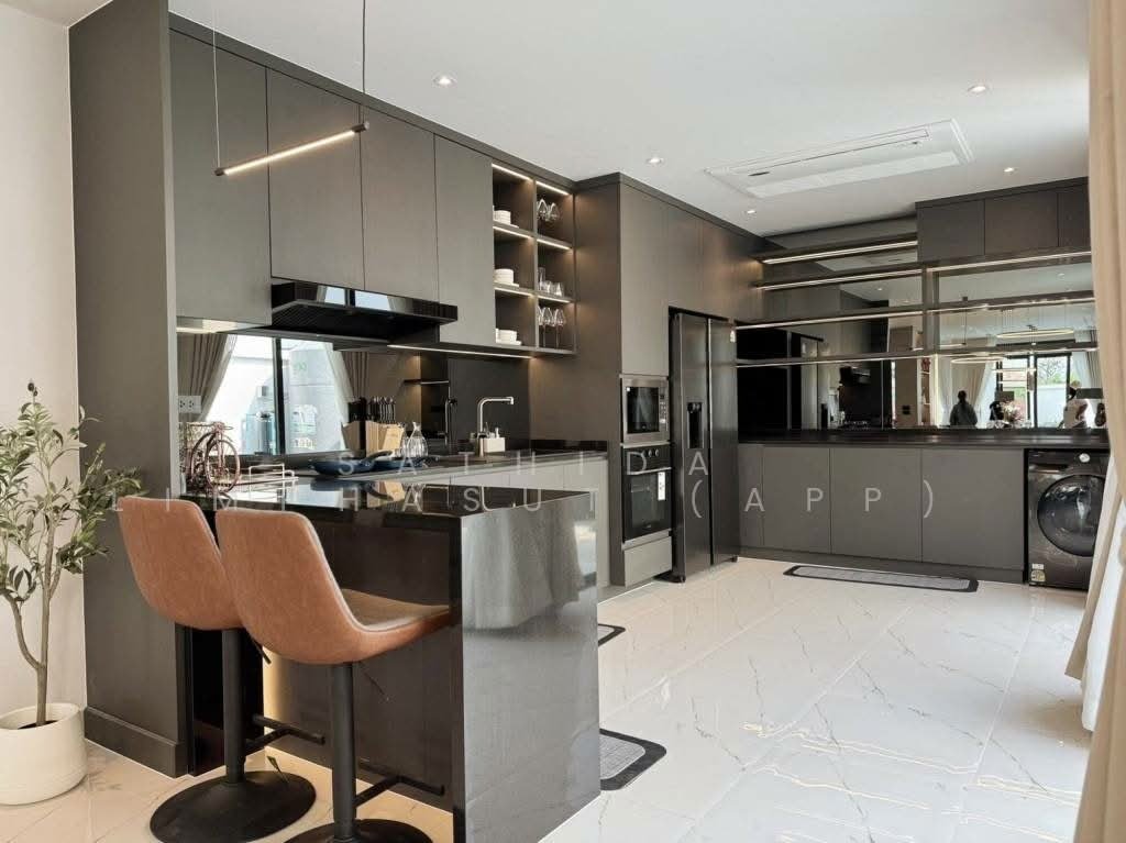 Villa in Pattaya City, Chon Buri, Thailand 1 - 17862492