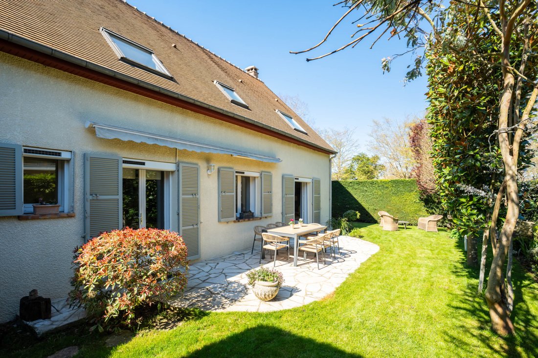 House in Forêt, Saint-Germain-en-Laye, France 2 - 17865271