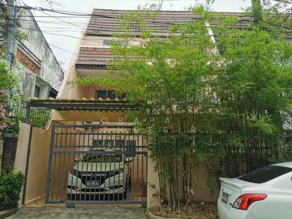 Townhouse in Bangkok, Krung Thep Maha Nakhon, Thailand 2 - 17863689
