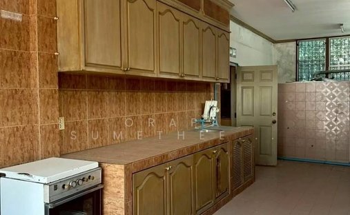 House in Bangkok, Krung Thep Maha Nakhon, Thailand 1