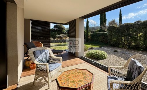 Apartment in Granettes-Jauberte-Sainte Anne, Aix-en-Provence, France 1