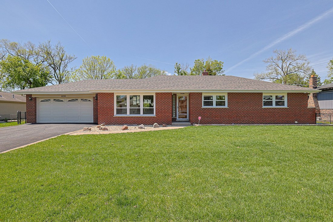 House in Des Plaines, Illinois, United States 1 - 17863063