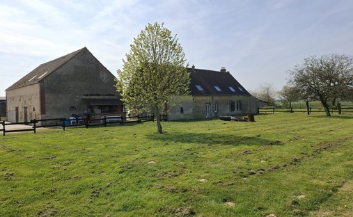 House in Douchy, Douchy-Montcorbon, France 1