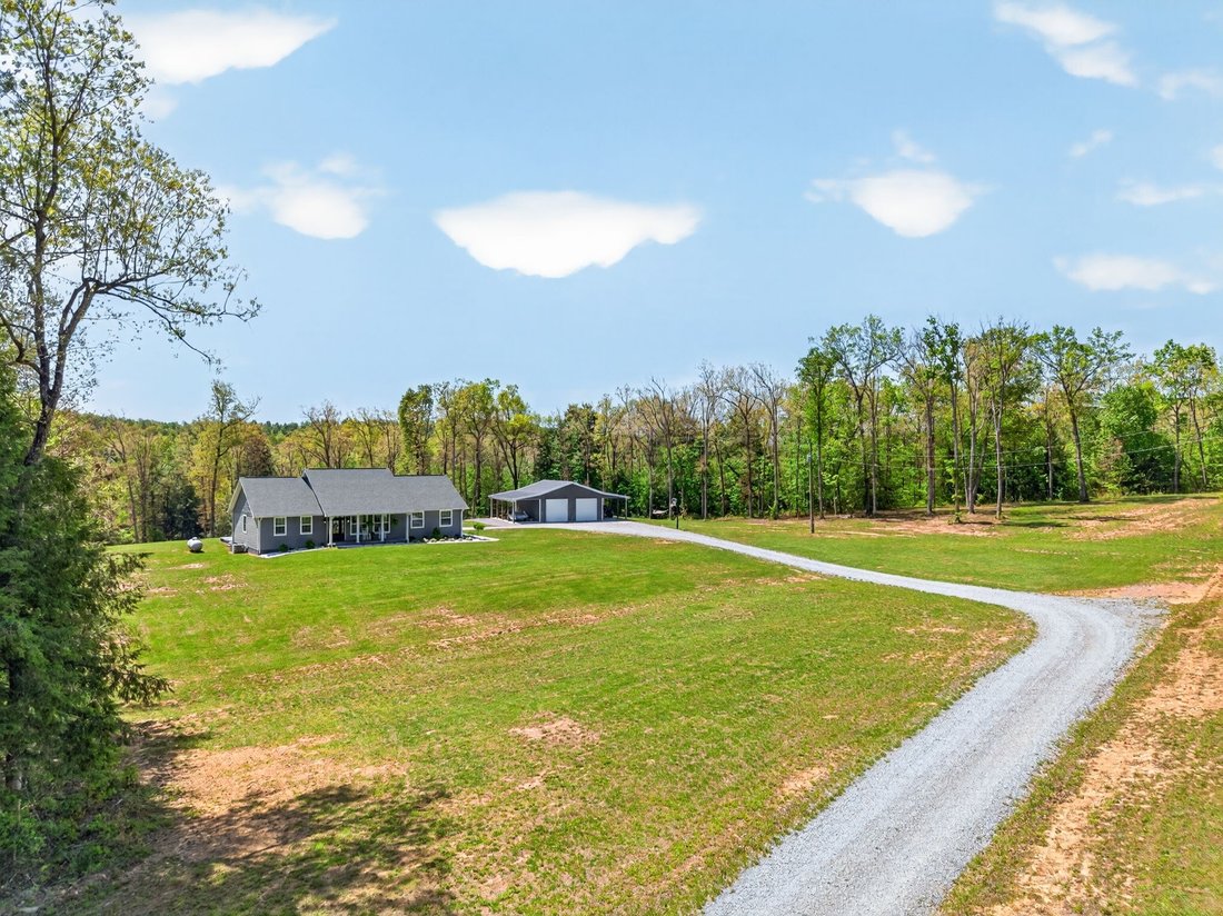 House in Monterey, Tennessee, United States 3 - 17866132