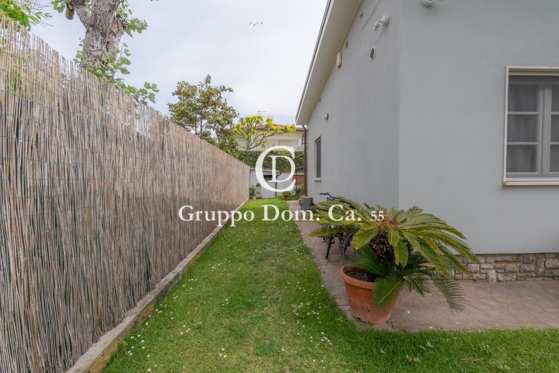 Villa in Center, Forte dei Marmi, Tuscany 4 - 17867025
