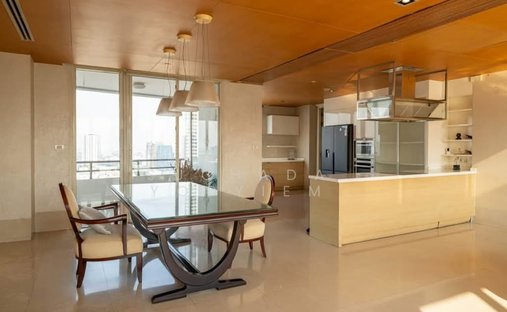 Condo in Bangkok, Krung Thep Maha Nakhon, Thailand 1