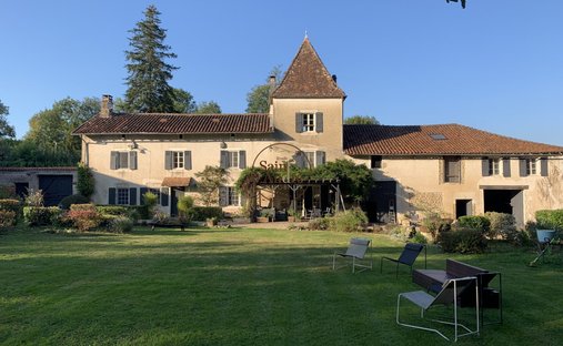 House in Roussines, Nouvelle-Aquitaine, France 1