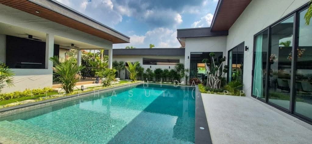 Villa in Pattaya City, Chon Buri, Thailand 1 - 17862702