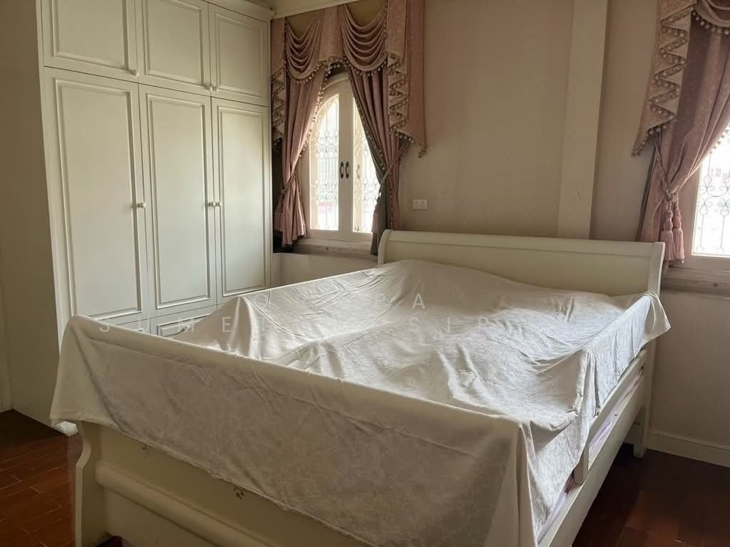 House in Bangkok, Krung Thep Maha Nakhon, Thailand 4 - 17866516
