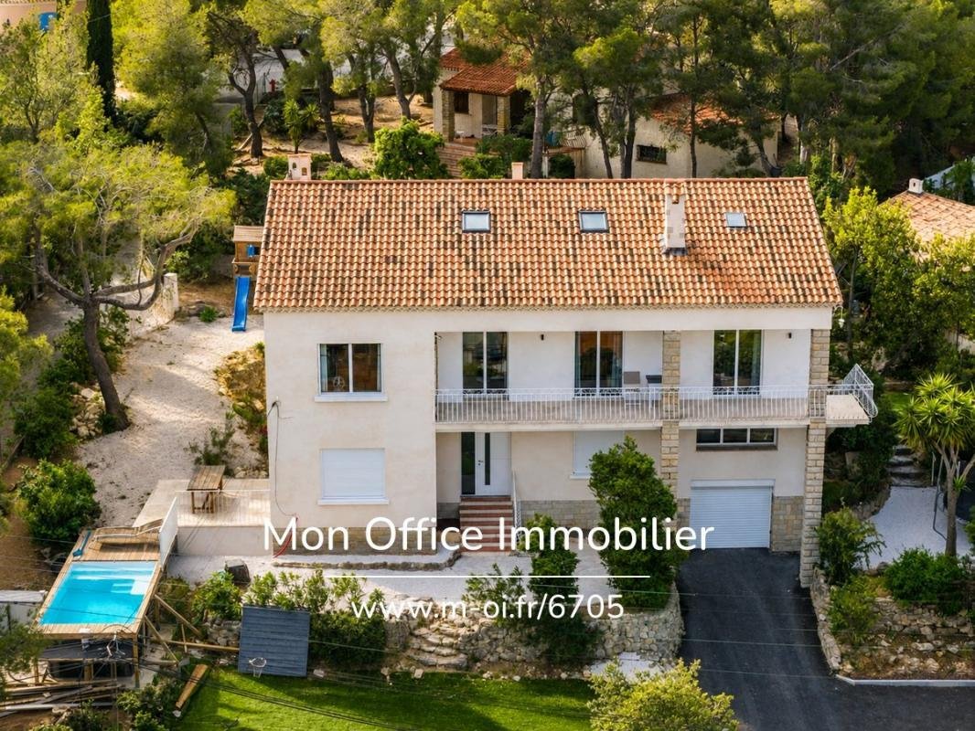 Villa in Bandol, Provence-Alpes-Côte d'Azur, France 2 - 17852637