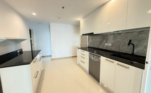Condo in Chong Nonsi, Krung Thep Maha Nakhon, Thailand 1