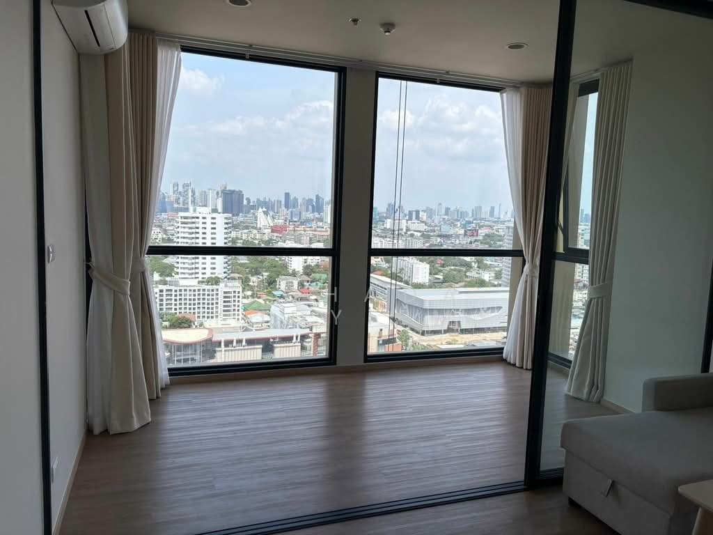 The Issara Sathorn : ดิ อิสสระ สาทร, Bangkok
