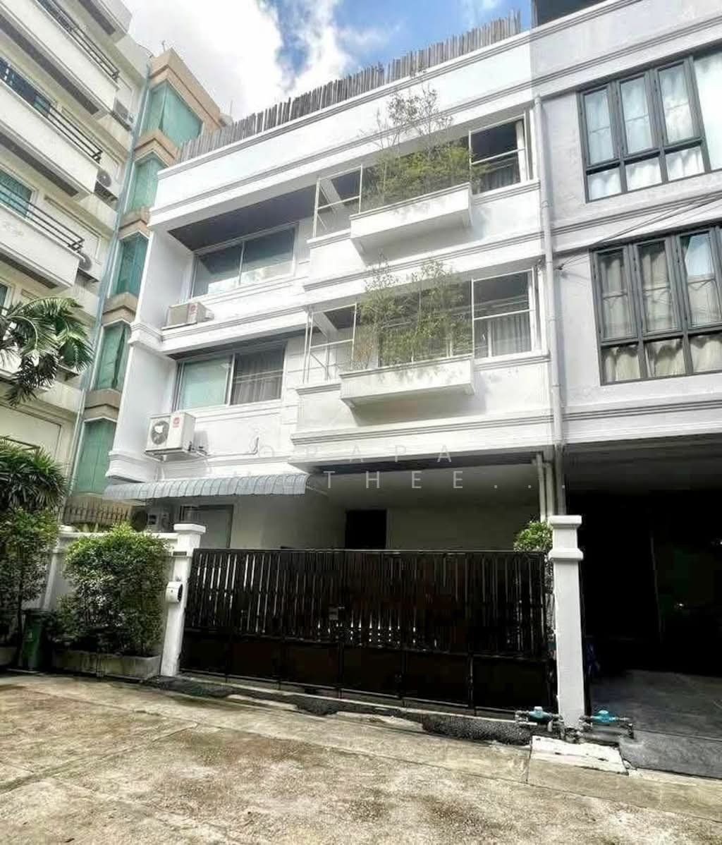 Townhouse in Phra Khanong Nuea, Bangkok, Thailand 3 - 17864806