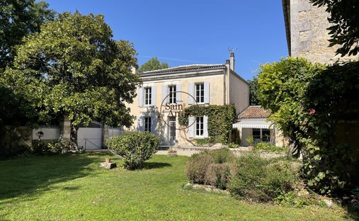 House in Touvre, Nouvelle-Aquitaine, France 1
