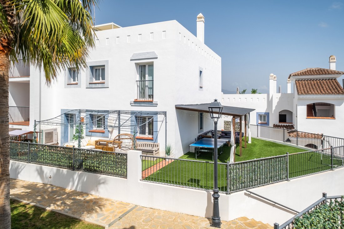 Apartment in El Paraíso, Benahavis, Spain 2 - 17864261