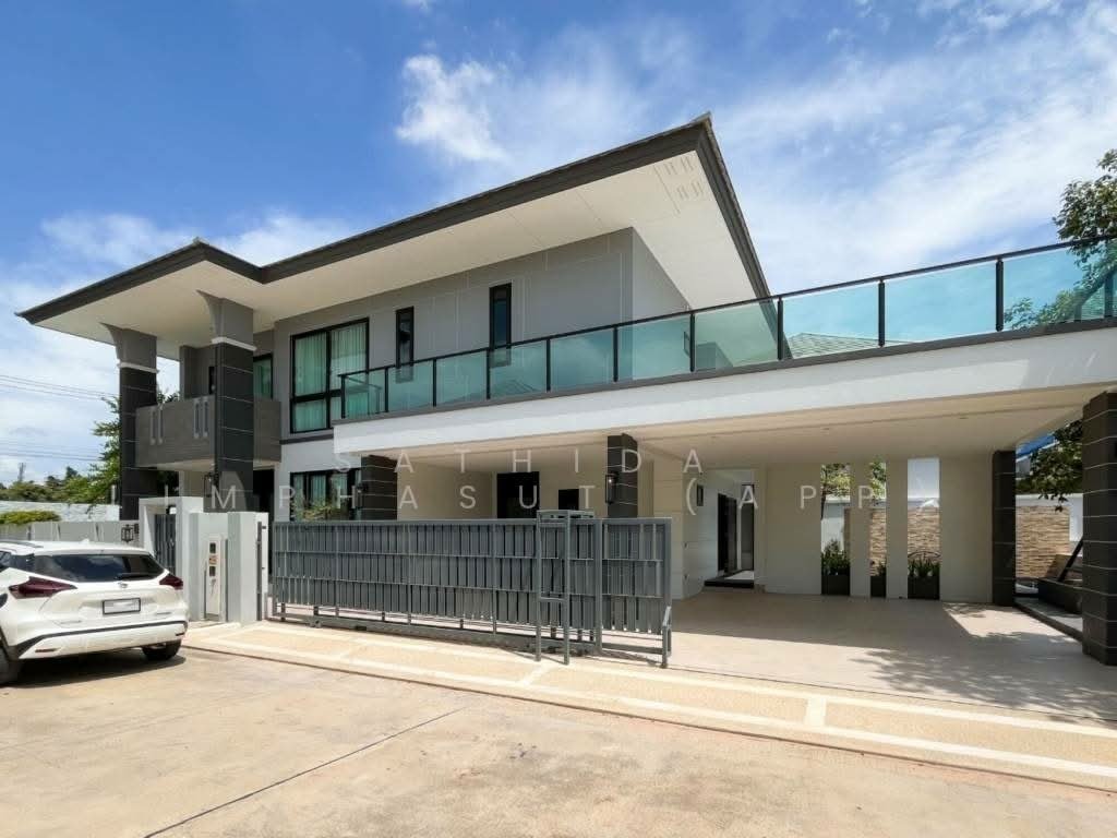 Villa in Nong Pla Lai, Chon Buri, Thailand 1 - 17862739