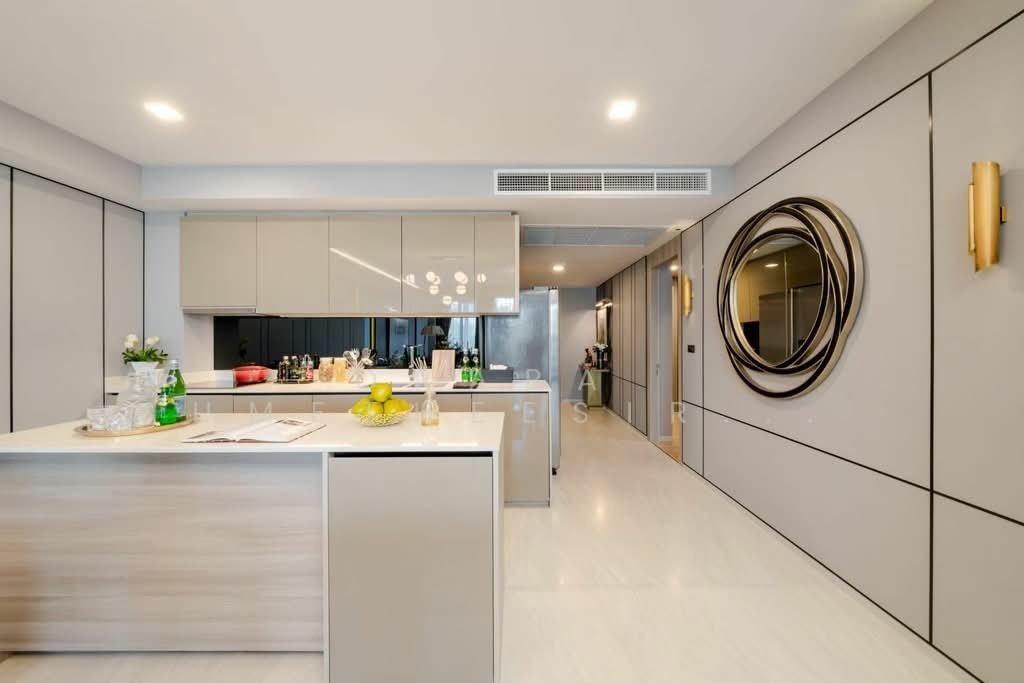 Condo in Phra Khanong Nuea, Bangkok, Thailand 1 - 17863777