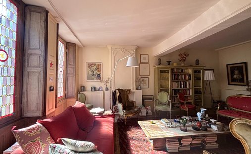 House in Bourgogne-Pasteur, Orleans, France 1