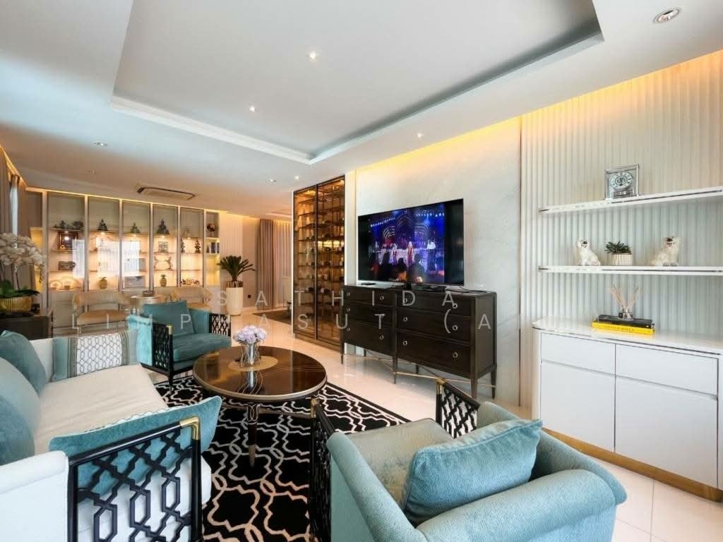 Villa in Nong Pla Lai, Chon Buri, Thailand 3 - 17862739