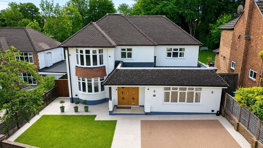 House in Epsom and Ewell, England 1 - 17551531