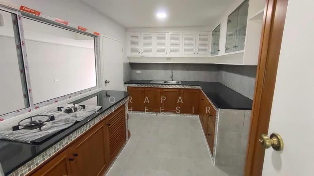 Townhouse in Bangkok, Krung Thep Maha Nakhon, Thailand 1 - 17867489