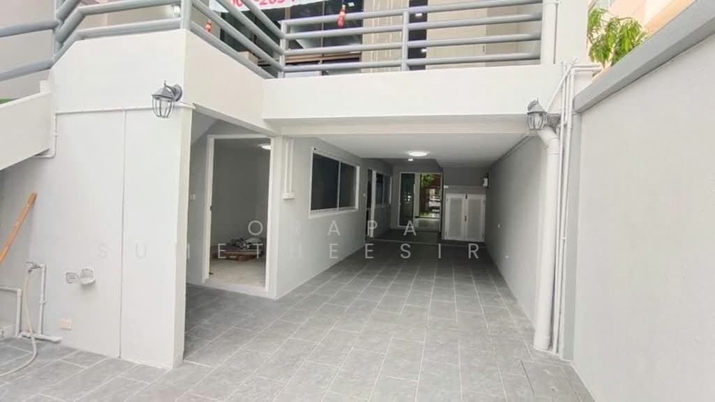 Townhouse in Bangkok, Krung Thep Maha Nakhon, Thailand 2 - 17867489