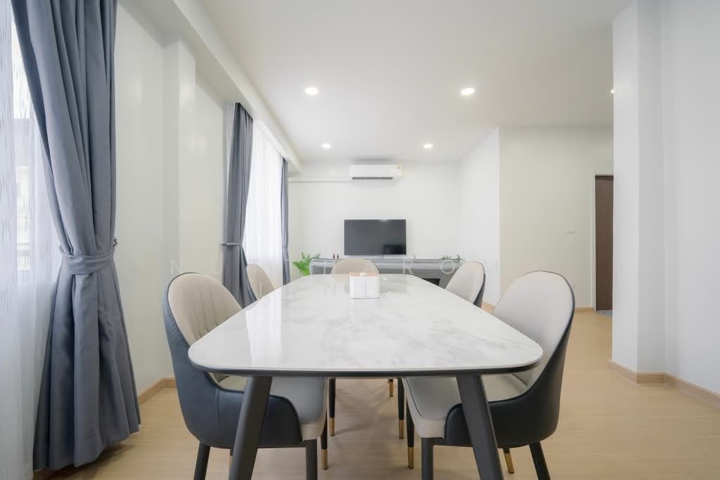 Townhouse in Bangkok, Krung Thep Maha Nakhon, Thailand 4 - 17863969