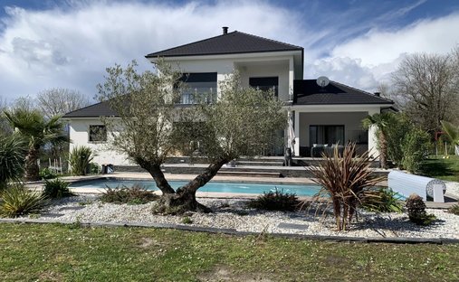 House in Rontignon, Nouvelle-Aquitaine, France 1