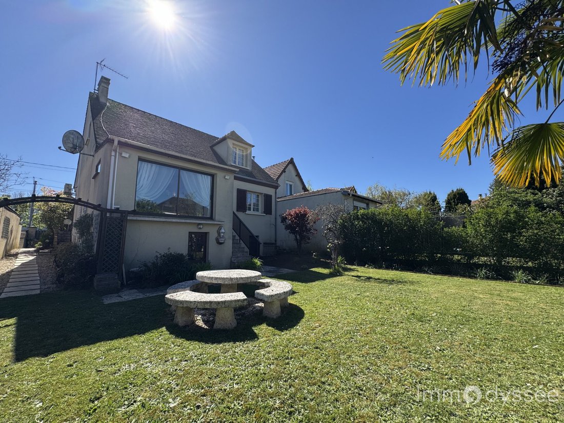 House in Descartes, Champs-sur-Marne, France 1 - 17868638