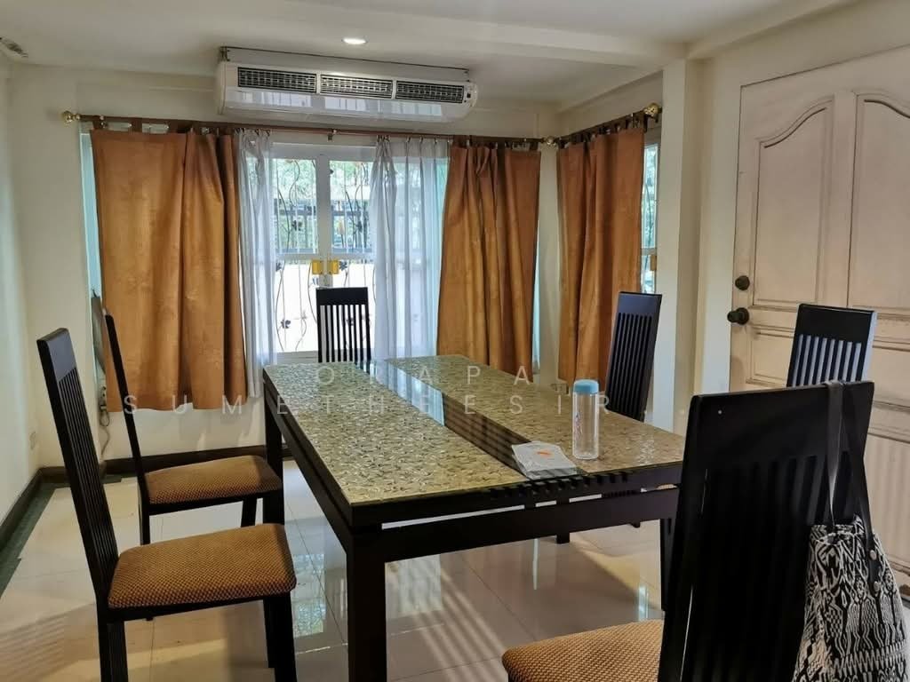 Townhouse in Bangkok, Krung Thep Maha Nakhon, Thailand 1 - 17863689