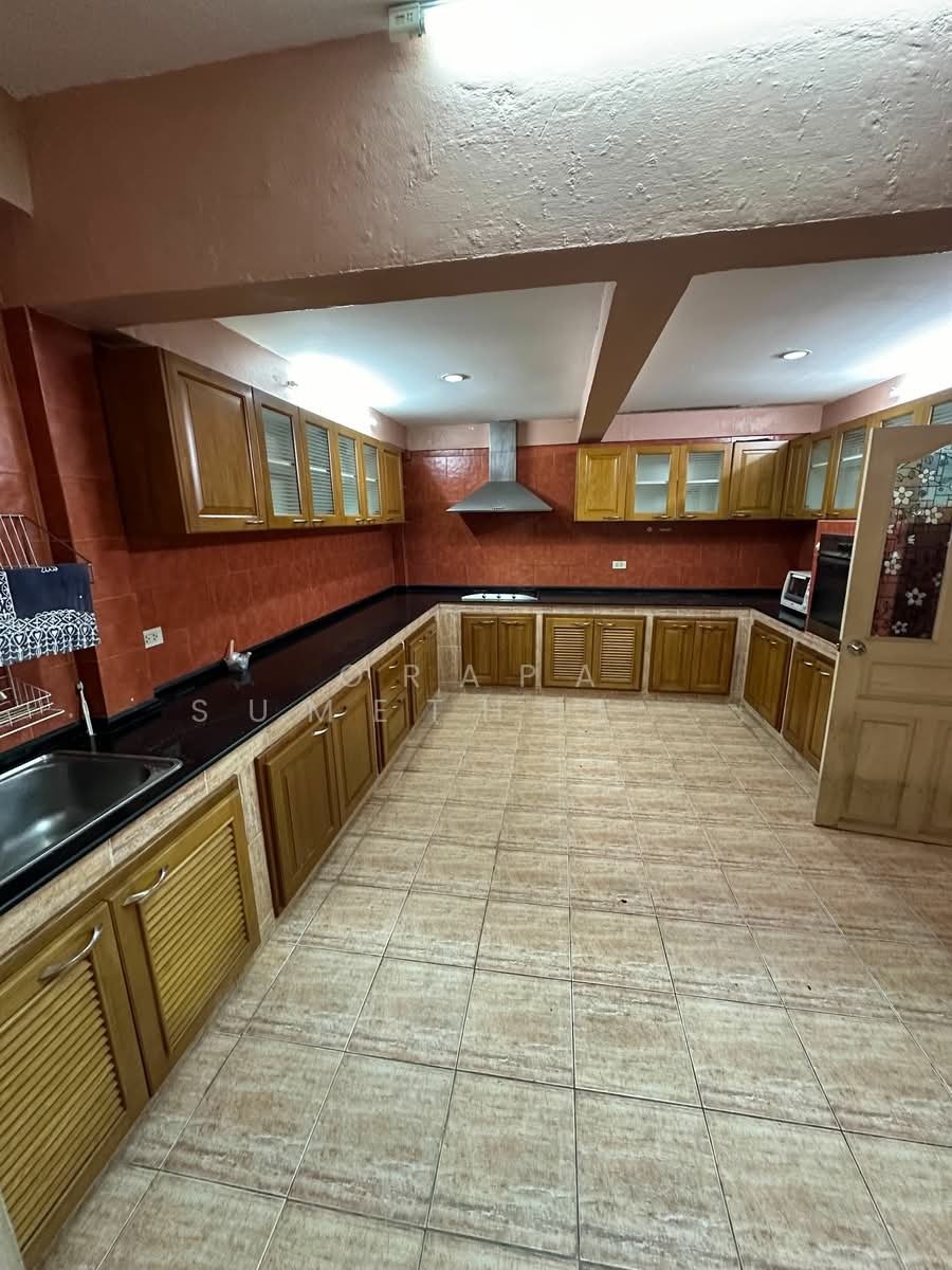 Townhouse in Bangkok, Krung Thep Maha Nakhon, Thailand 4 - 17863689