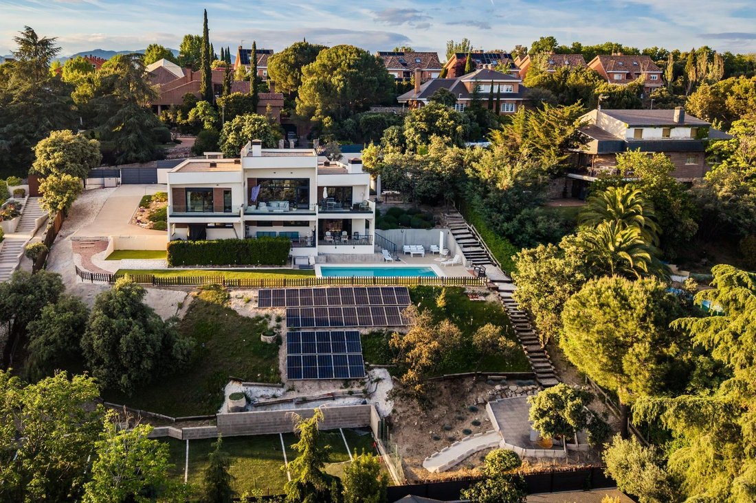 Villa in Las Rozas de Madrid, Comunidad de Madrid, Spain 3 - 17774937