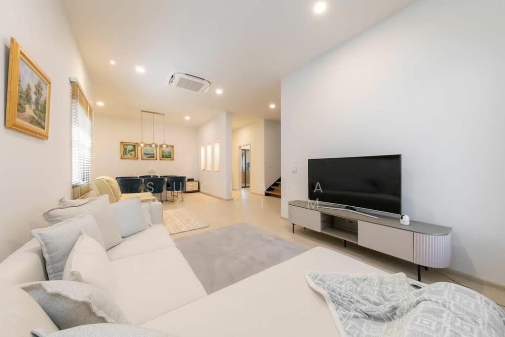 House in Wat Bowon Niwet, Bangkok, Thailand 2 - 17863850