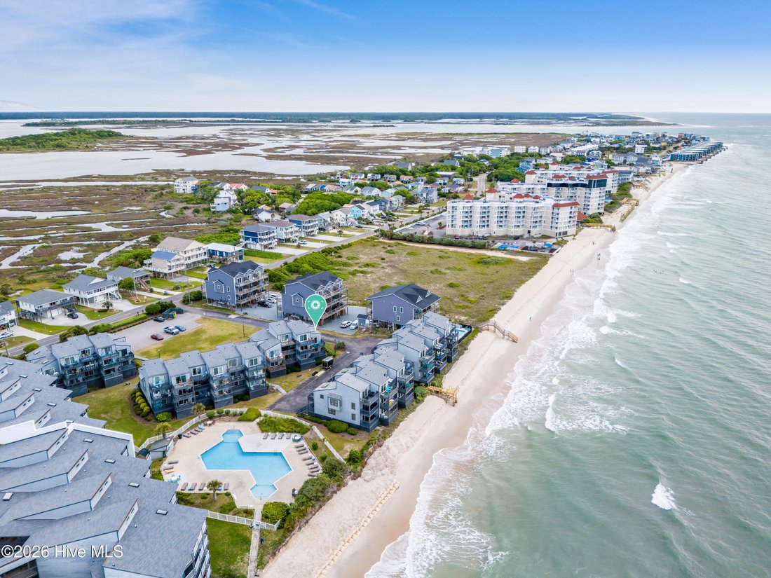 Townhouse in North Topsail Beach, North Carolina, United States 2 - 17860961