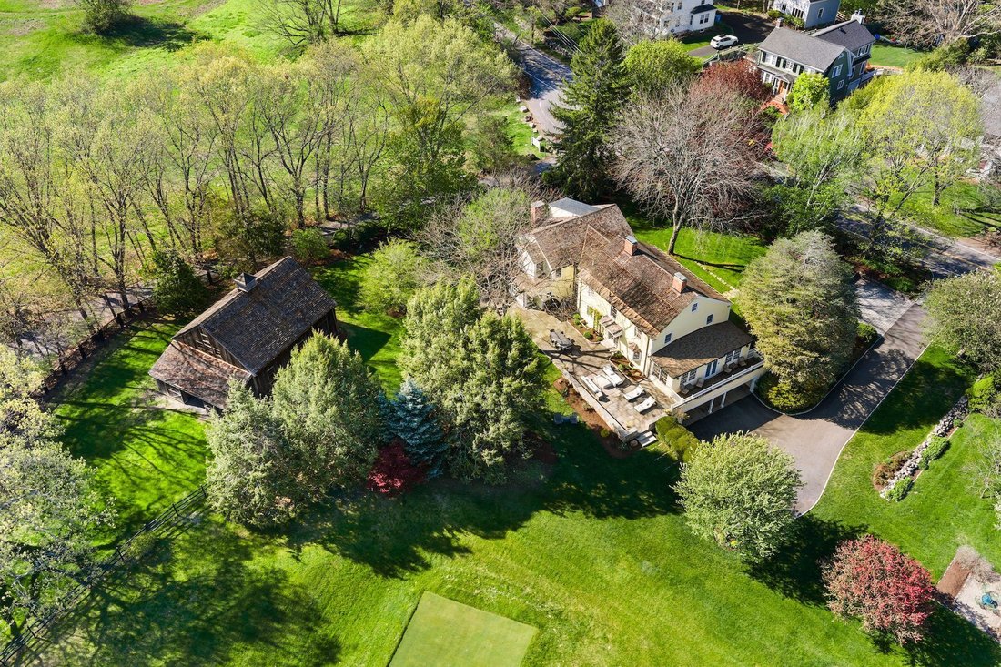 House in Wellesley, Massachusetts, United States 1 - 16946027
