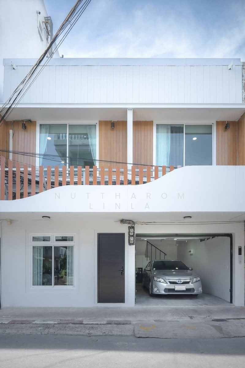 Townhouse in Bangkok, Krung Thep Maha Nakhon, Thailand 2 - 17863969