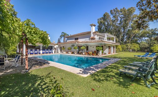 Villa a Estepona, Andalusia, Spagna 1