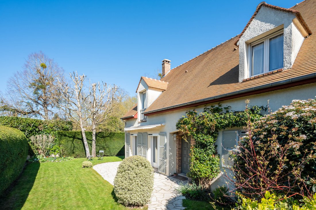 House in Forêt, Saint-Germain-en-Laye, France 1 - 17865271